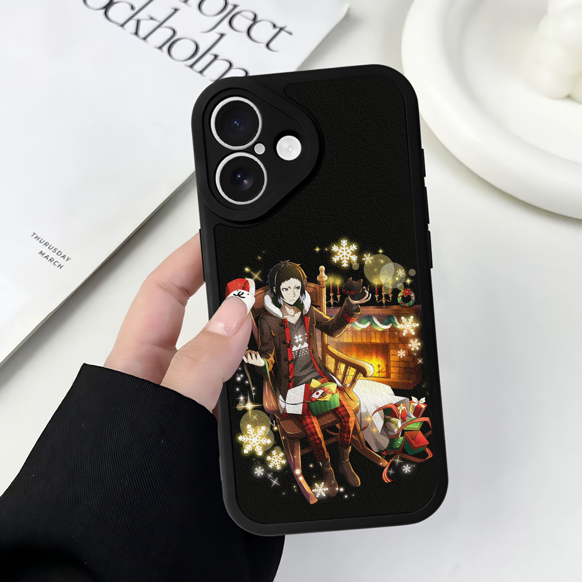 （画像用） 文豪ストレイドッグス Bungo Stray Dogs 【iPhone 16シリーズ対応】シリコンスマホケース（レザー調） 材質：シリコン